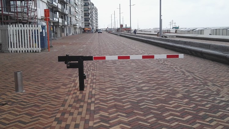 handbediende slagboom met steun achteraan